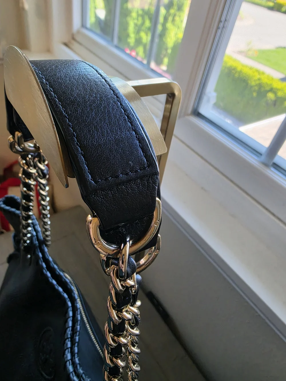 Tory Burch Marion Slouchy Black Pebbled Leather Gold Chain Tote - Picture 5 of 9